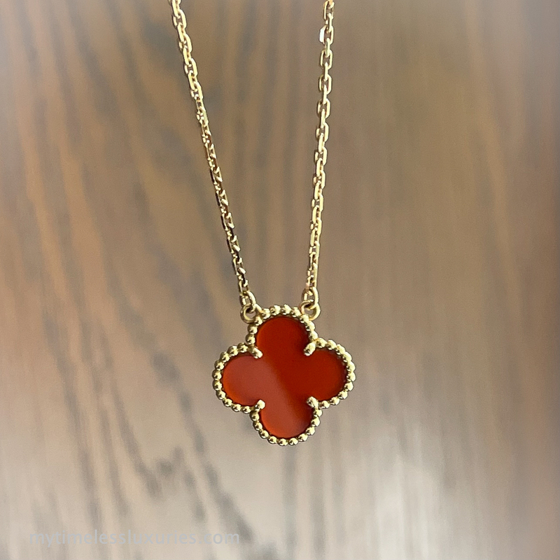 Four leaf clover red pendent necklace